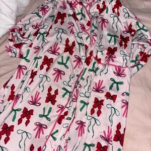 Pajamas with Red and Green Bow Print 🎀